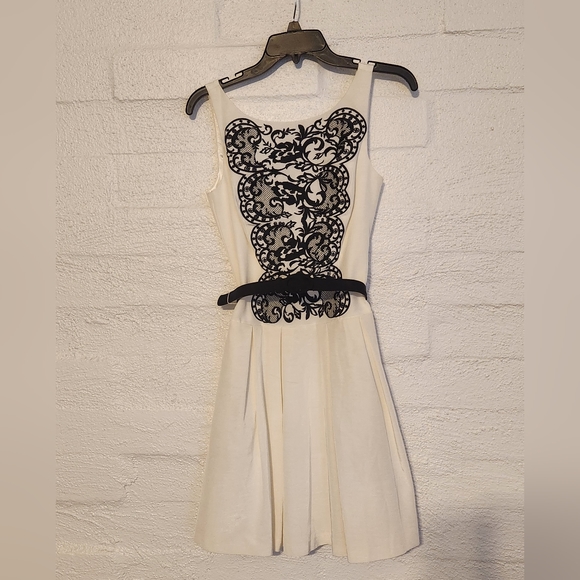 White House Black Market party dress, size 2, white with black. New with tags - Picture 5 of 5